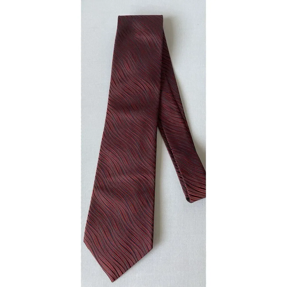 NWT'S Authentic Gucci Silk Necktie 90's Vintage Geo Stripe Red/Black/Blue Italy